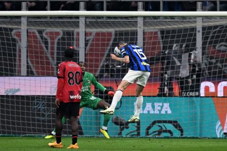 Francesco Acerbi of FC Internazionale scoring a goal.