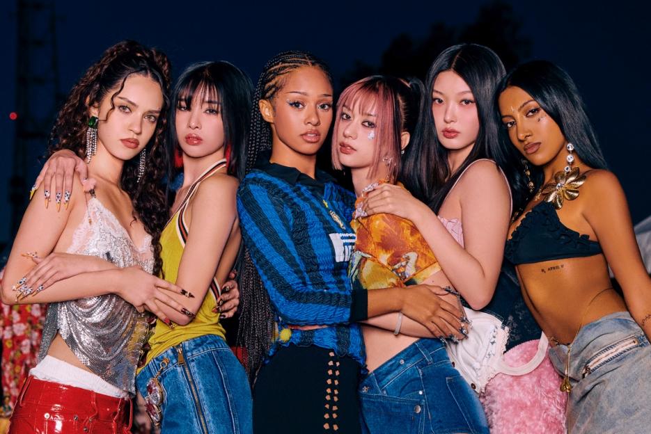 KATSEYE Debuts In Top 4 Of Billboard 200 With “BEAUTIFUL CHAOS”