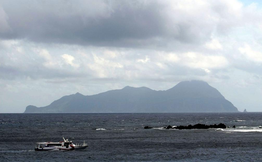 The remote earthquakes islands where no one has slept for weeks…as they’ve been hit by 900 terrifying tremors & counting