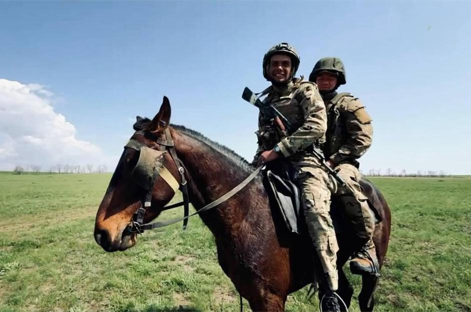 Putin Revives Cavalry: Horseback Troops Join the Fight in Ukraine as Military Vehicles Dwindle