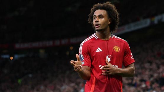 Europa League: Zirkzee takes swipe at Man Utd fans who left Old Trafford