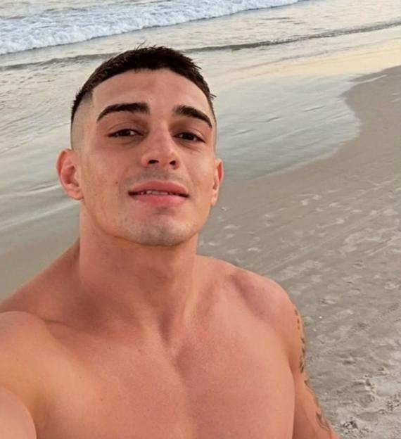 26-Year-Old Boxer Tragically Burned Alive After Bus Strikes Him While He Waited for Aid with Broken-Down Bike