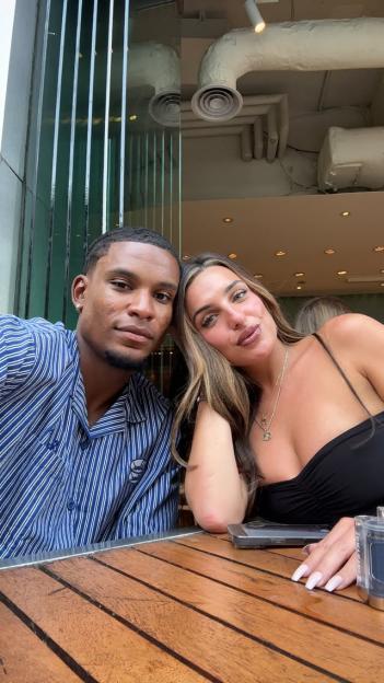 Cache and Toni from Love Island in a selfie together.