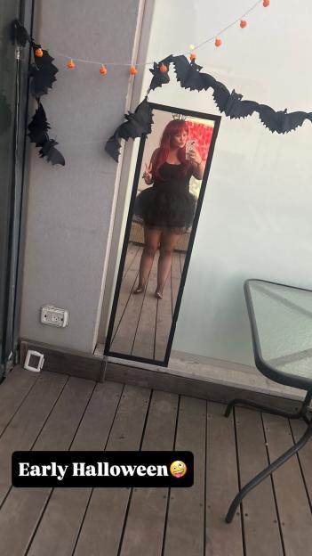 Gogglebox Star Amy Tapper Stuns in Black Minidress, Showcasing 7-Stone Weight Loss in Halloween Costume!