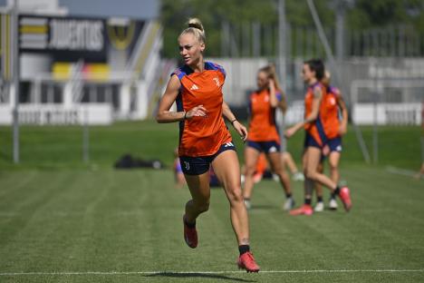 VINOVO, ITALY - APRIL 29: Alisha Lehmann during a Juventus Women Training Session at Juventus Center Vinovo on April 29, 2025 in Vinovo, Italy. (Photo by Filippo Alfero - Juventus FC/Juventus FC via Getty Images)