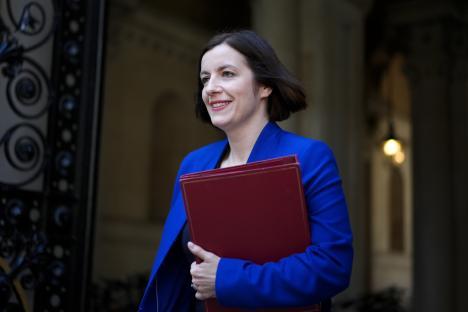 Photo of Bridget Phillipson, Education Secretary, carrying a red folder.