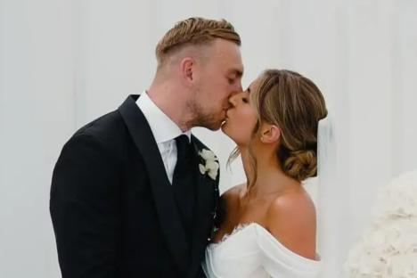 Moment Dani Dyer and Jarrod Bowen’s wedding guests sing very rude football chant about new bride
