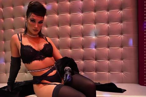 Sexy Britain’s Got Talent star who gagged Simon Cowell now wants to work her magic on the King
