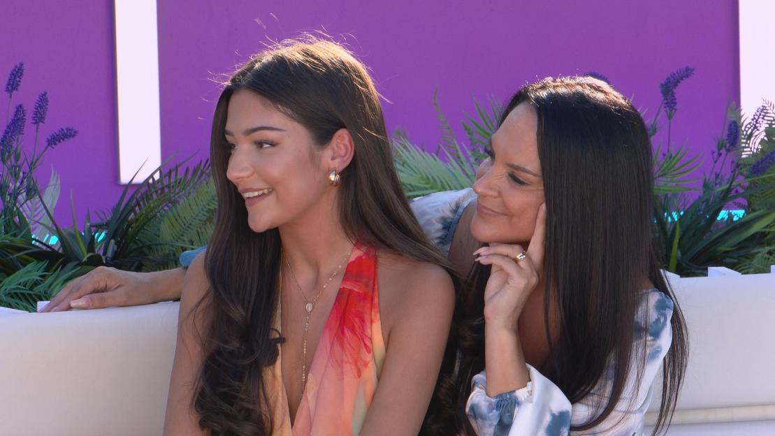 Shanti Khan and Sukina Khan on Love Island.