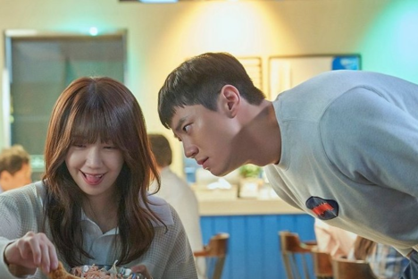 3 Things We Learned About Lee Jun Young In Episodes 3-4 Of “Pump Up The Healthy Love”
