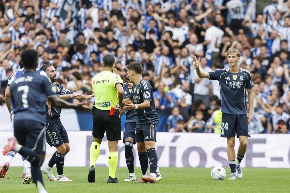 Real Madrid to send ‘refereeing dossier’ to Fifa after spotting crazy LaLiga red card discrepancy with Barcelona