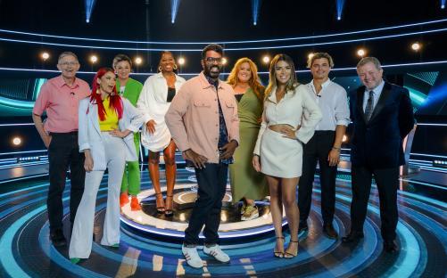 Group photo of contestants on The Weakest Link.