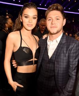 Hailee Steinfeld and Niall Horan at the American Music Awards.