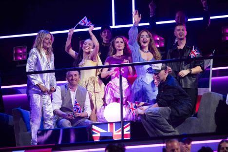 JJ of Austria reacting to Eurovision judges' scores.