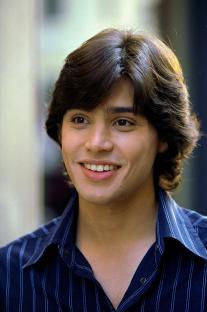 Headshot of Yani Gellman.