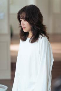 Han Ji Min Sheds Tears In Front Of An Angry Son Suk Ku In “Heavenly Ever After” 3