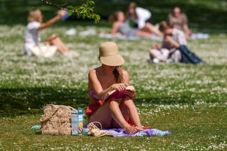 UK weather: Brits to bask in glorious sunshine today as temperatures soar to 29C ahead of bank holiday scorcher