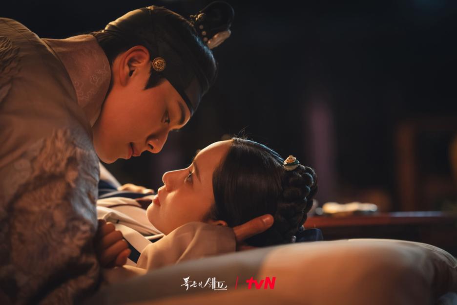 Bon-appetit-your-majesty-04