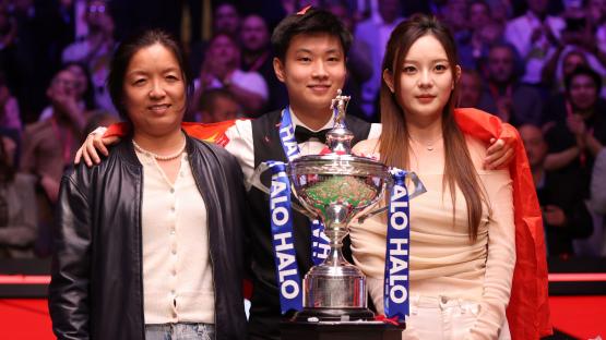 Emotional Zhao Xintong shares touching moment with rarely-seen girlfriend after World Snooker Championship triumph