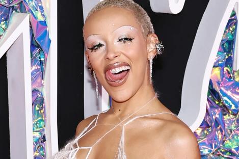 Rap star Doja Cat’s British actor boyfriend spotted on celeb dating app Raya amid speculation about their romance