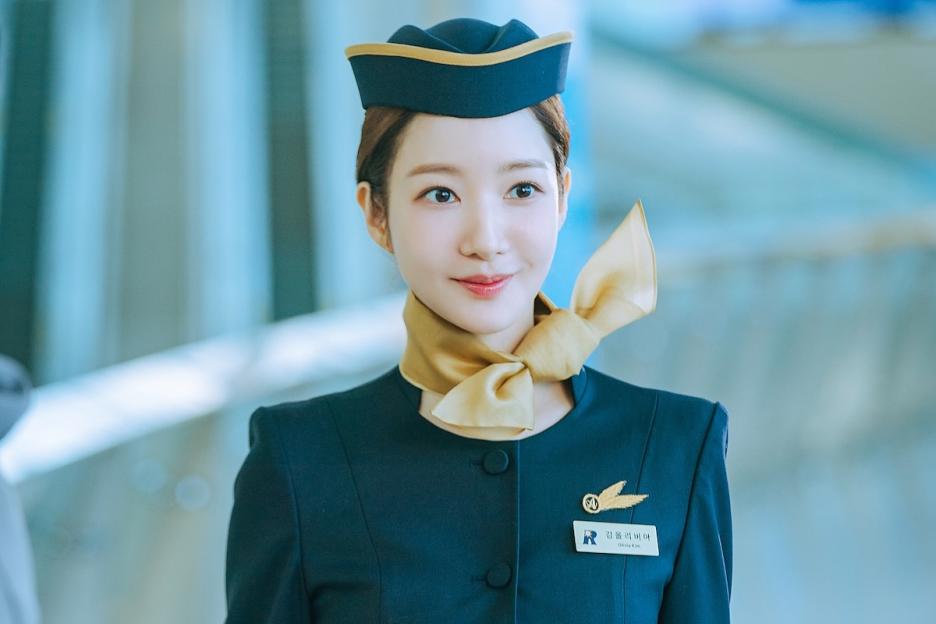Park Min Young Gives First Look Of Her Character In Upcoming Drama “Confidence Queen”
