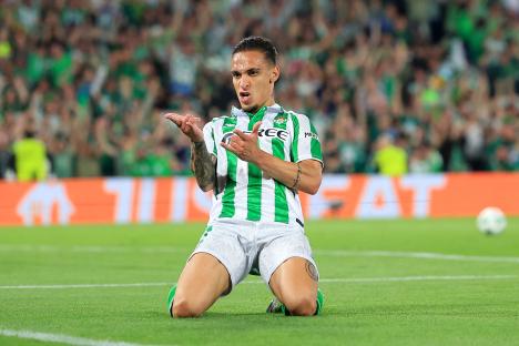 Antony of Real Betis celebrating a goal.