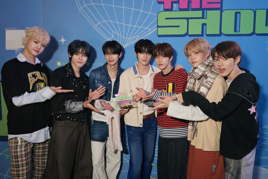 Watch: CLOSE YOUR EYES Takes 1st Win For “Snowy Summer” On “The Show”; Performances By VIVIZ, CRAVITY, And More