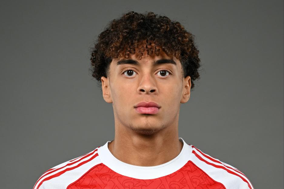 ‘Really big club’ – Son of Chelsea Champions League hero signs for Arsenal in Gunners’ latest raid on London rivals