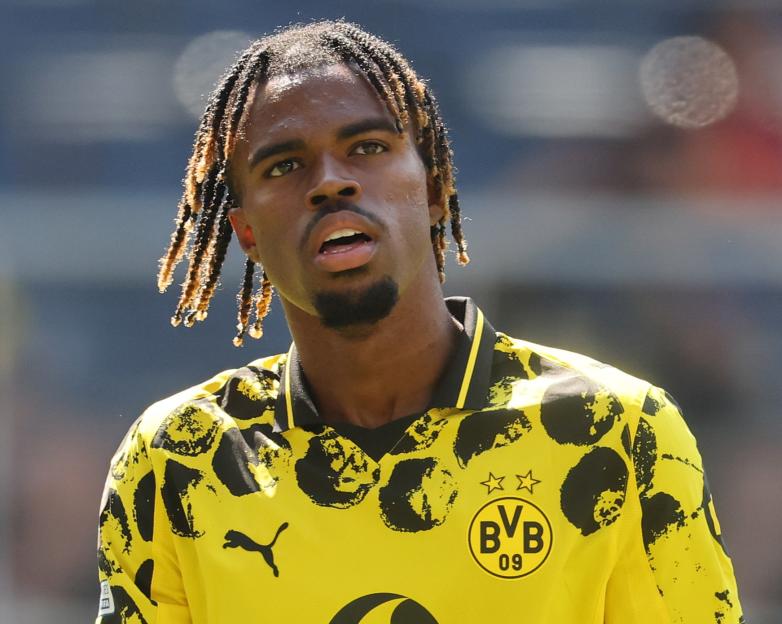 Carney Chukwuemeka #17 of Borussia Dortmund.