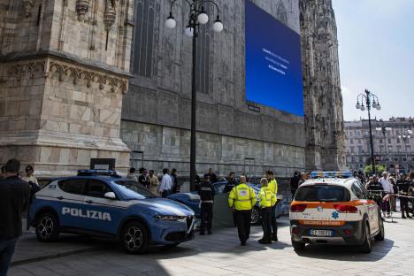 Killer on prison release stabs colleague before jumping to his death off Milan Cathedral in front of horrified tourists