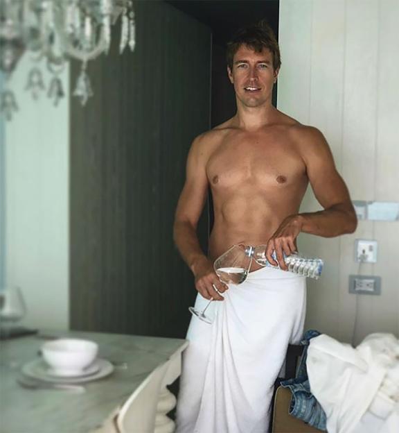 Sex guru Alex Lesley