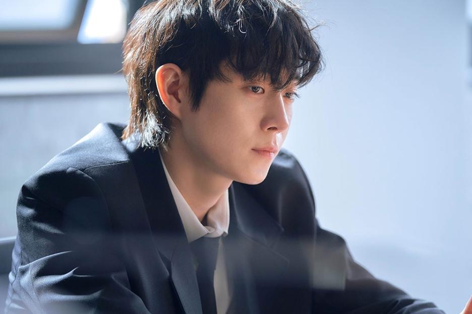 Kim Young Dae Finds New Hope After Meeting Lee Sun Bin In “To The Moon”