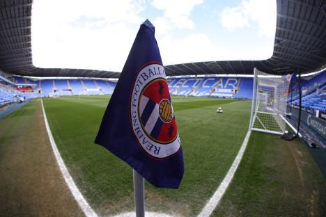 Reading F.C. flag at Select Car Leasing Stadium.