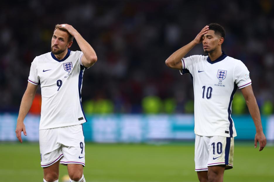 Harry Kane and Jude Bellingham of England looking dejected.