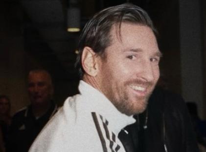 Collage of Lionel Messi meeting Lionel Richie.