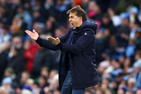 West Ham United manager Julen Lopetegui reacting during a match.