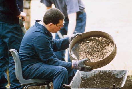 Mandatory Credit: Photo by South West News Service/Shutterstock (229003b)..POLICE EXCAVATING THE GARDEN OF 25 CROMWELL STREET, GLOUCESTER..FRED AND ROSEMARY WEST MURDERS, BRITAIN - 1994