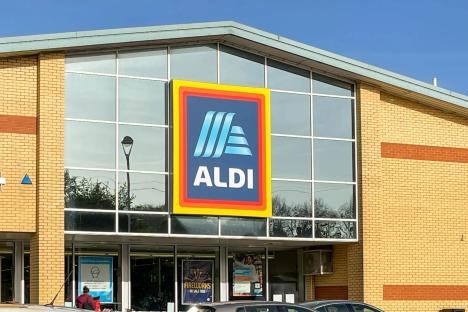 Aldi is launching a golf putting green that’s £165 cheaper than other shops for Father’s Day – & accessories are £4.99