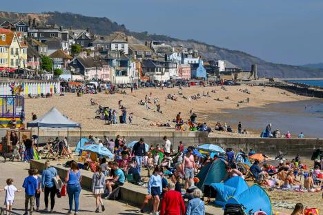 Hundreds of Brits head out to beaches to bask in glorious 24C sunshine as UK to be hotter than Ibiza – but will it last?