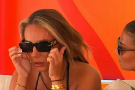 Watch devastated Meg break down in tears after seeing Dejon grow close to stunning new Love Island bombshell 