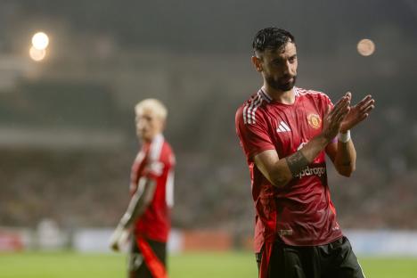 Bruno Fernandes of Manchester United clapping.