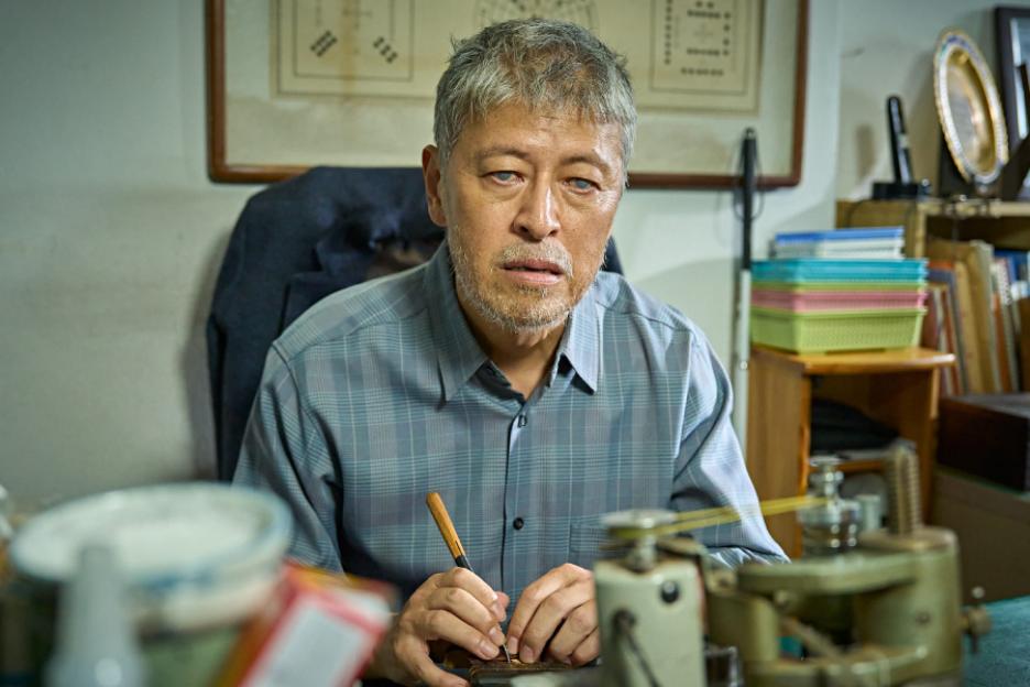 Kwon Hae Hyo Is A Blind Master Craftsman Grieving A Long-Buried Truth In New Film “The Ugly”
