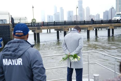 Twist in Hudson River helicopter crash investigation… as heartbroken brother visits site where family was wiped out