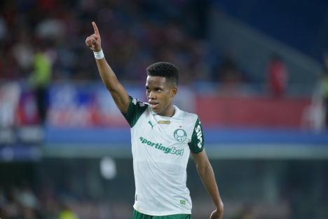 Palmeiras' Estevao Willian celebrates scoring a goal.