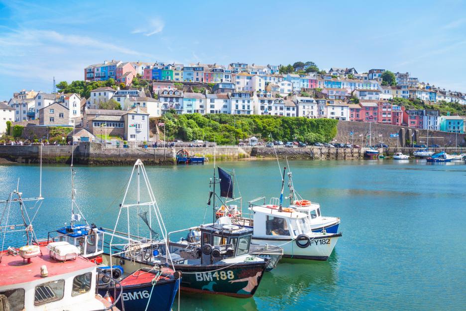 Fishermen Discover Human Skull in Carry Bag at UK Seaside Town