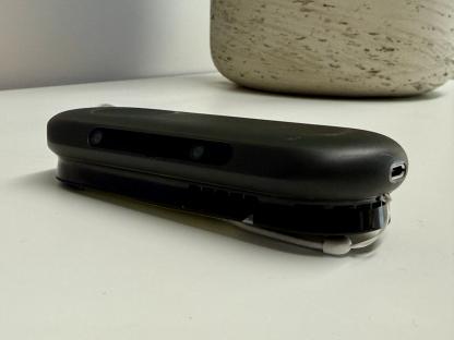Black Meta Orion 8 device.