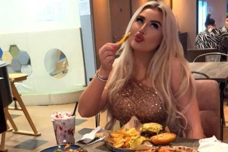 I haven’t cooked in 10 YEARS and spend £500 a month on takeaways and eating out – cooking is a waste of money and time