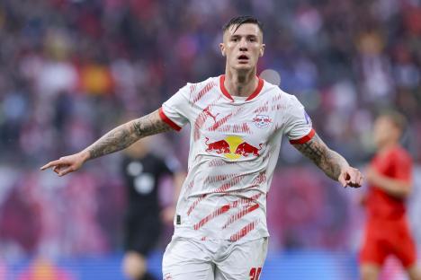 Benjamin Sesko of RB Leipzig celebrating a goal.