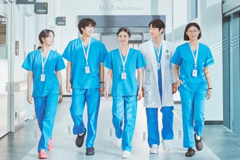 “Resident Playbook” Unveils Special Poster Ahead Of Final Week