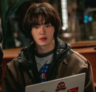Won Kyu Bin Turns Into Lee Eun Saem's Shadow After Falling In Love At First Sight In Upcoming Drama “BITCH X RICH 2” 5